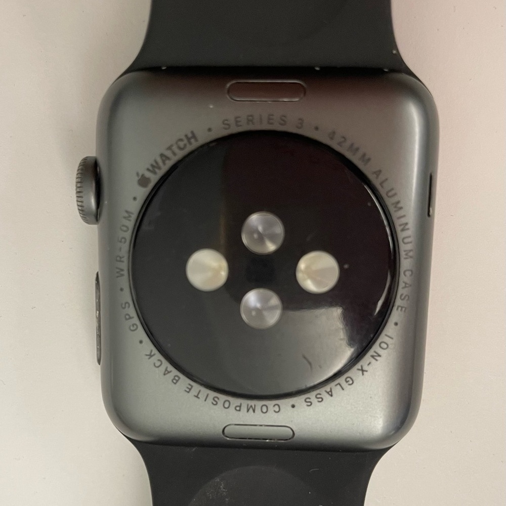Apple Watch Series 3 42mm Aluminum GPS - Picture 3 of 7